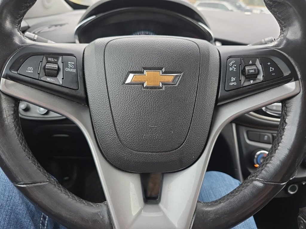 Used 2019 Chevrolet Trax LT w/ LT Convenience Package FWD image 13