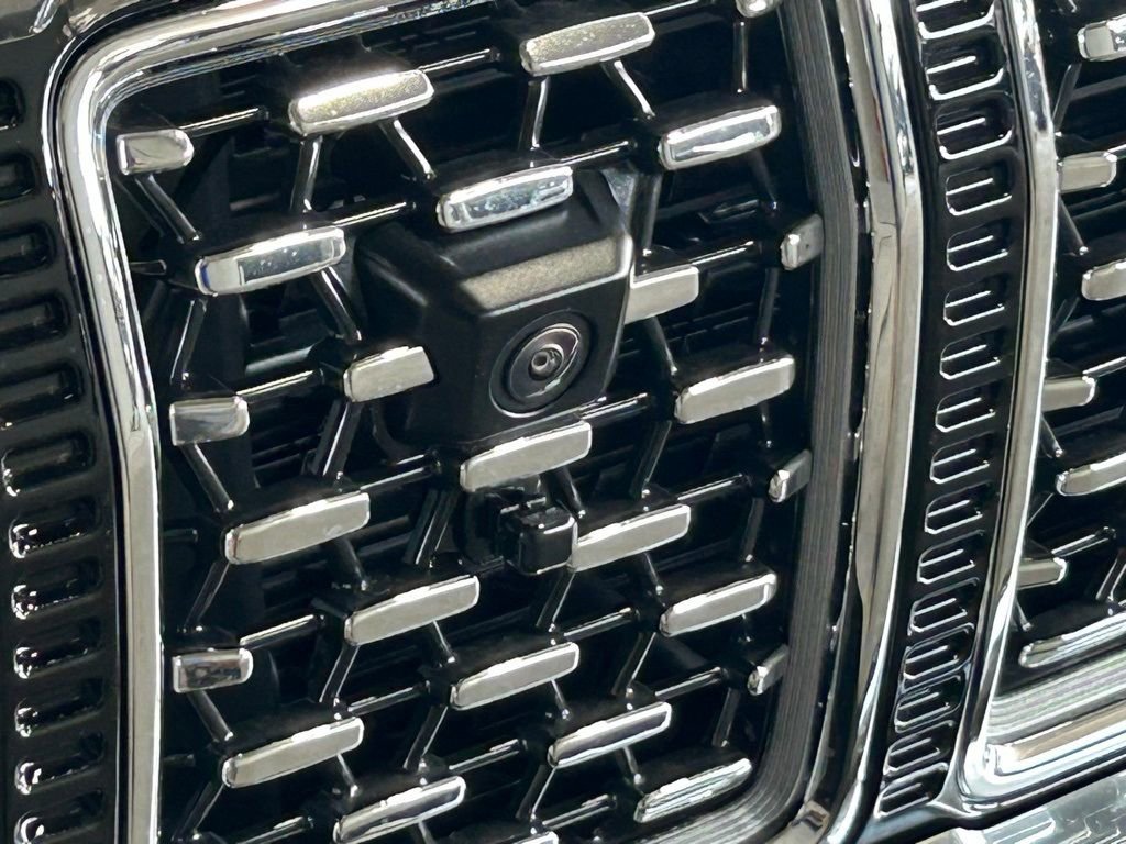 Used 2024 Jeep Grand Wagoneer L 4WD w/ HD Trailer Tow Package image 25