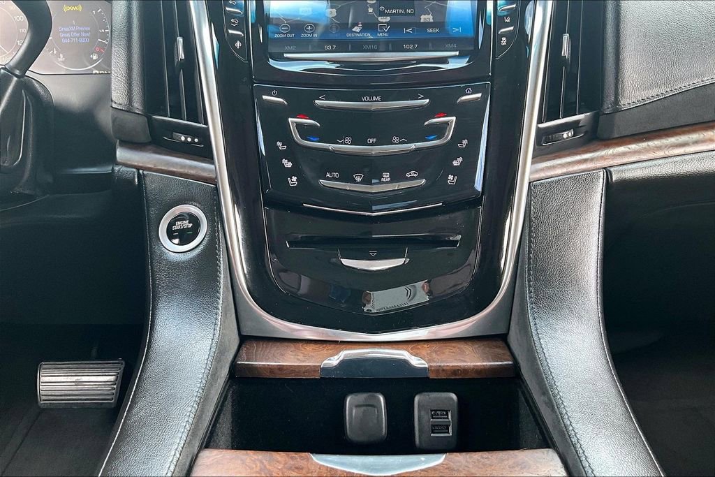 Used 2015 Cadillac Escalade Premium image 42
