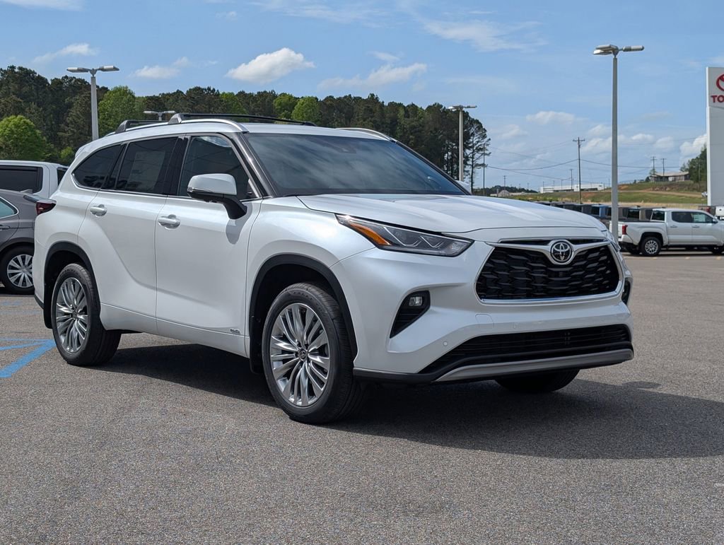 New 2026 Toyota Highlander Platinum image 7