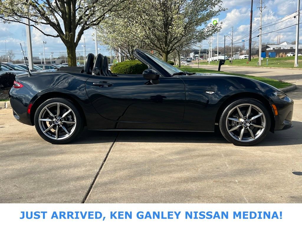 Used 2023 MAZDA MX-5 Miata Grand Touring image 2