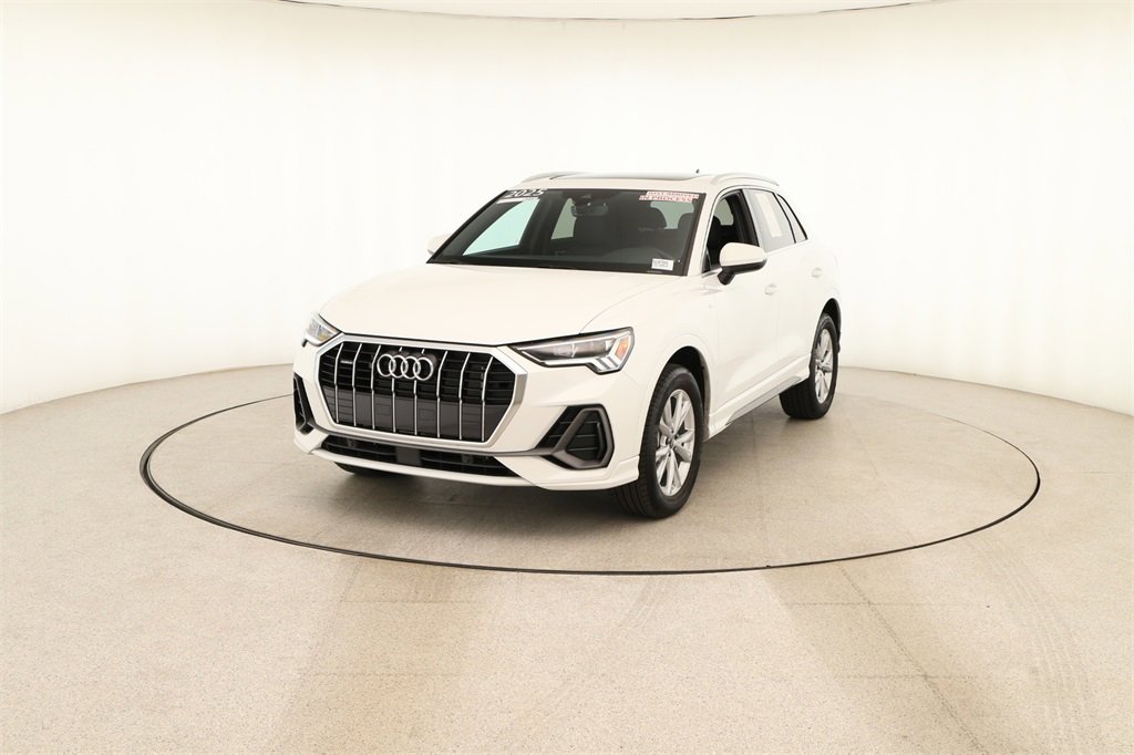 Certified 2025 Audi Q3 2.0T Premium w/ Convenience Package image 12