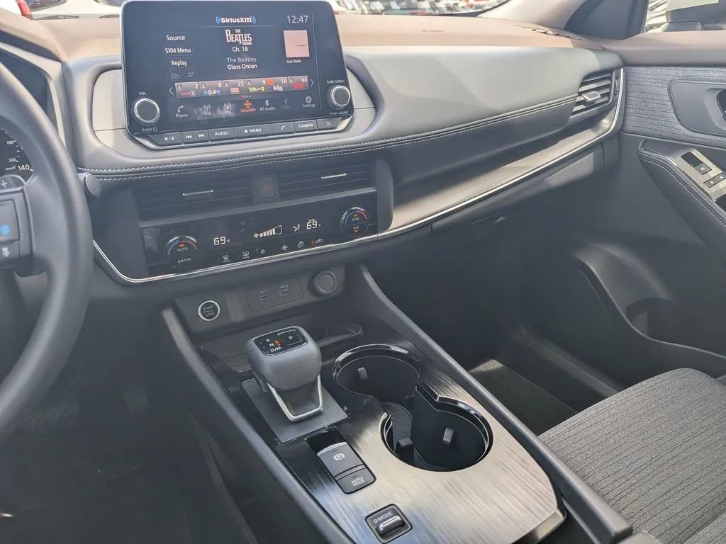 Certified 2023 Nissan Rogue SV FWD image 22