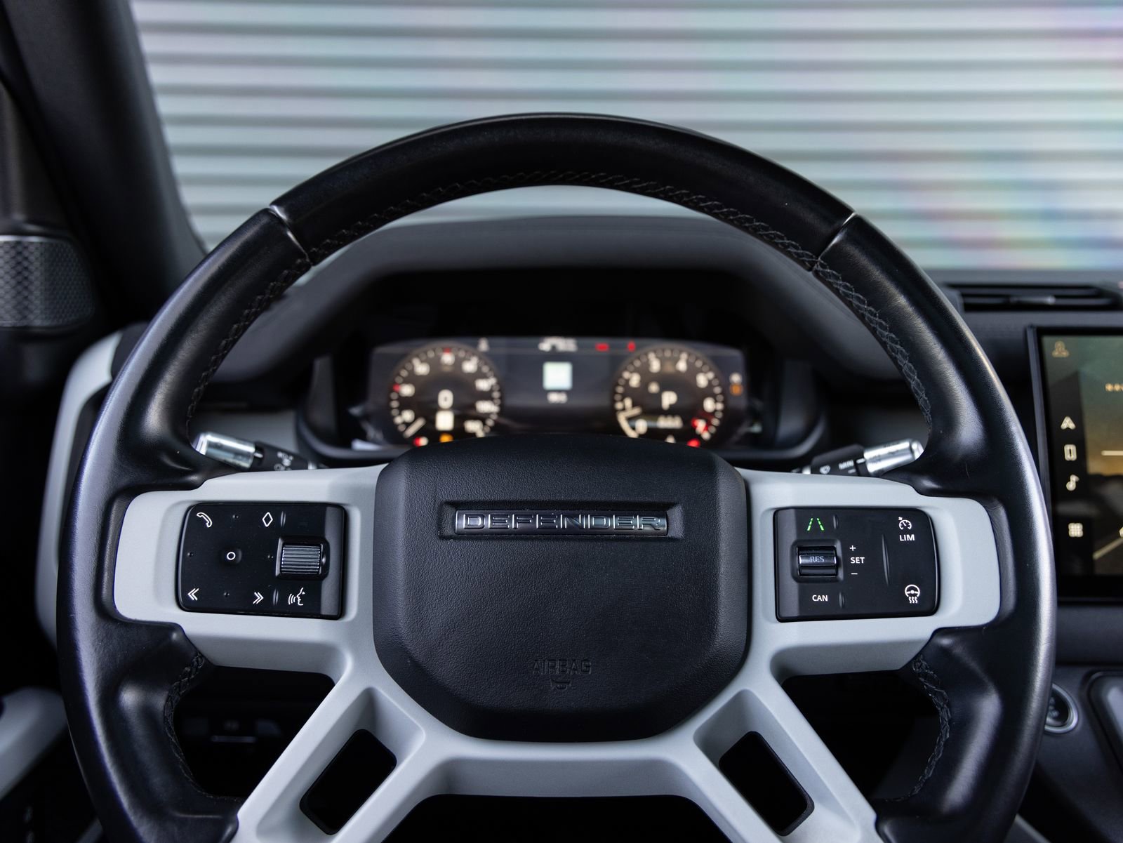 Used 2022 Land Rover Defender 90 S image 12