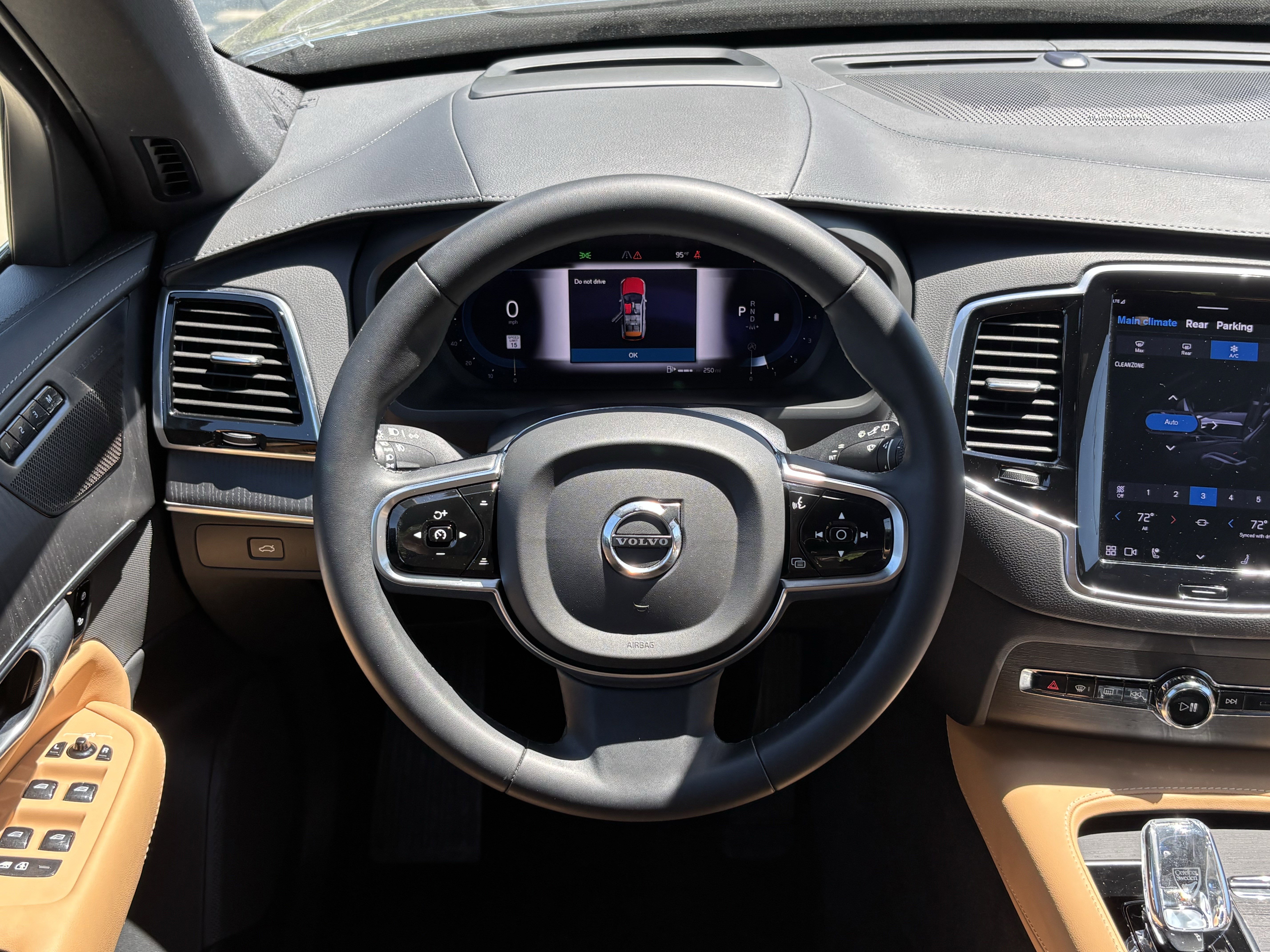 Used 2024 Volvo XC90 B6 Ultimate w/ Protection Package Premier AWD/4WD image 18