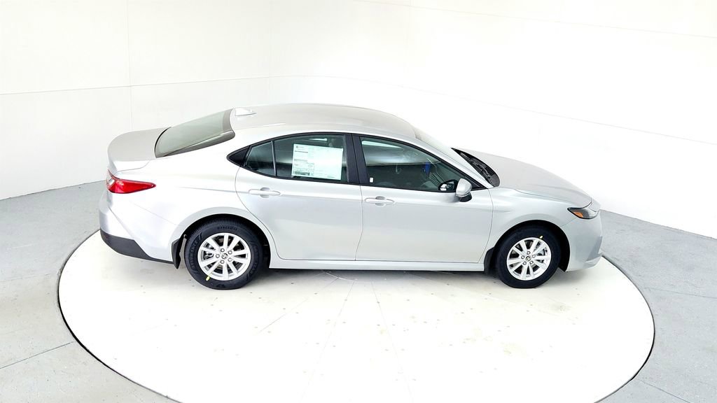 Used 2026 Toyota Camry LE AWD/4WD image 18