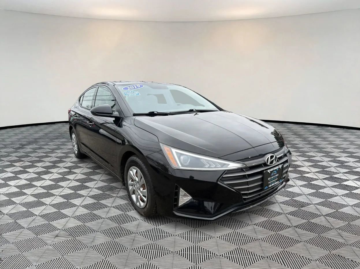 Used 2019 Hyundai Elantra SE