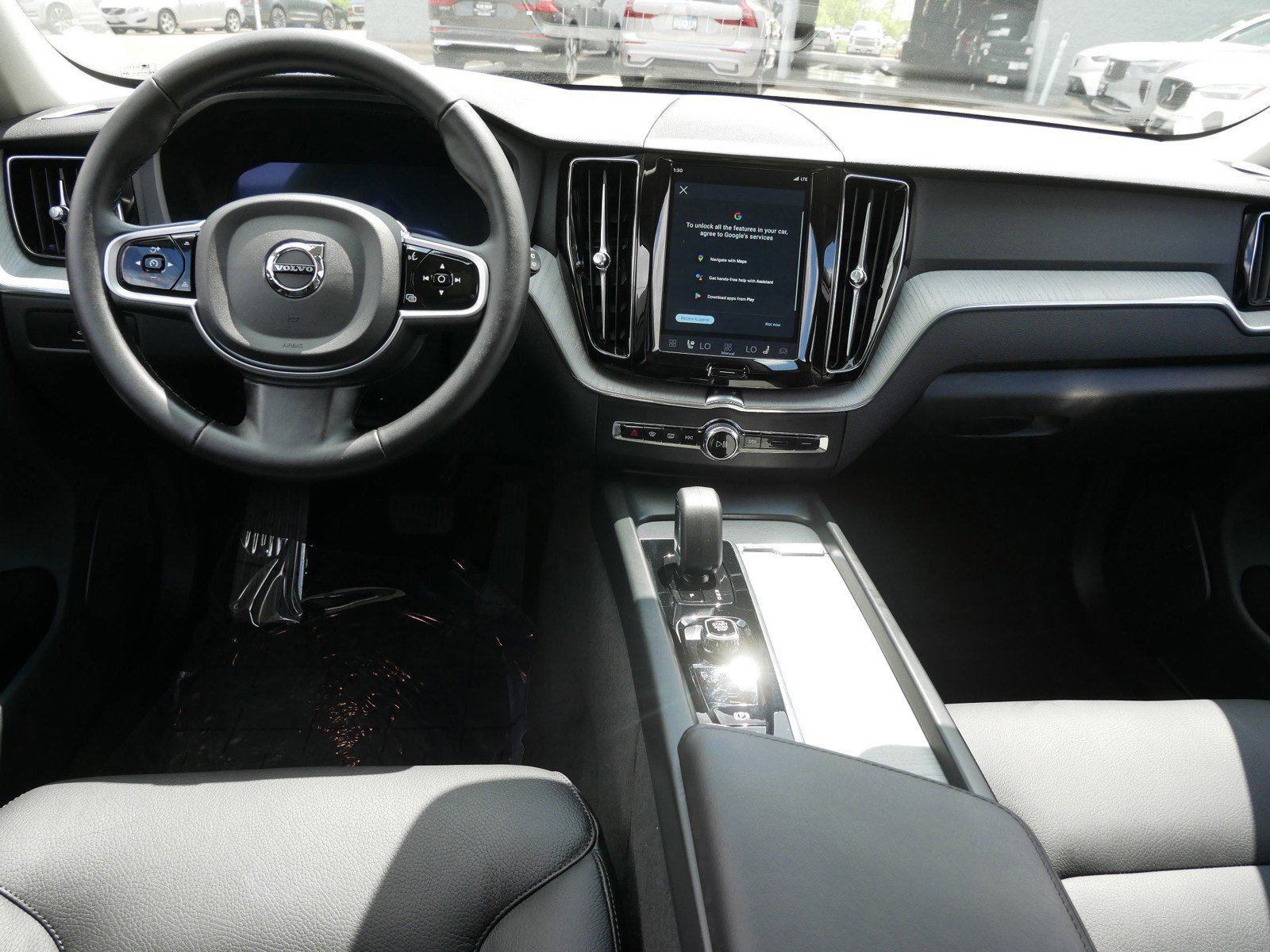 Certified 2025 Volvo XC60 B5 Plus AWD/4WD image 13