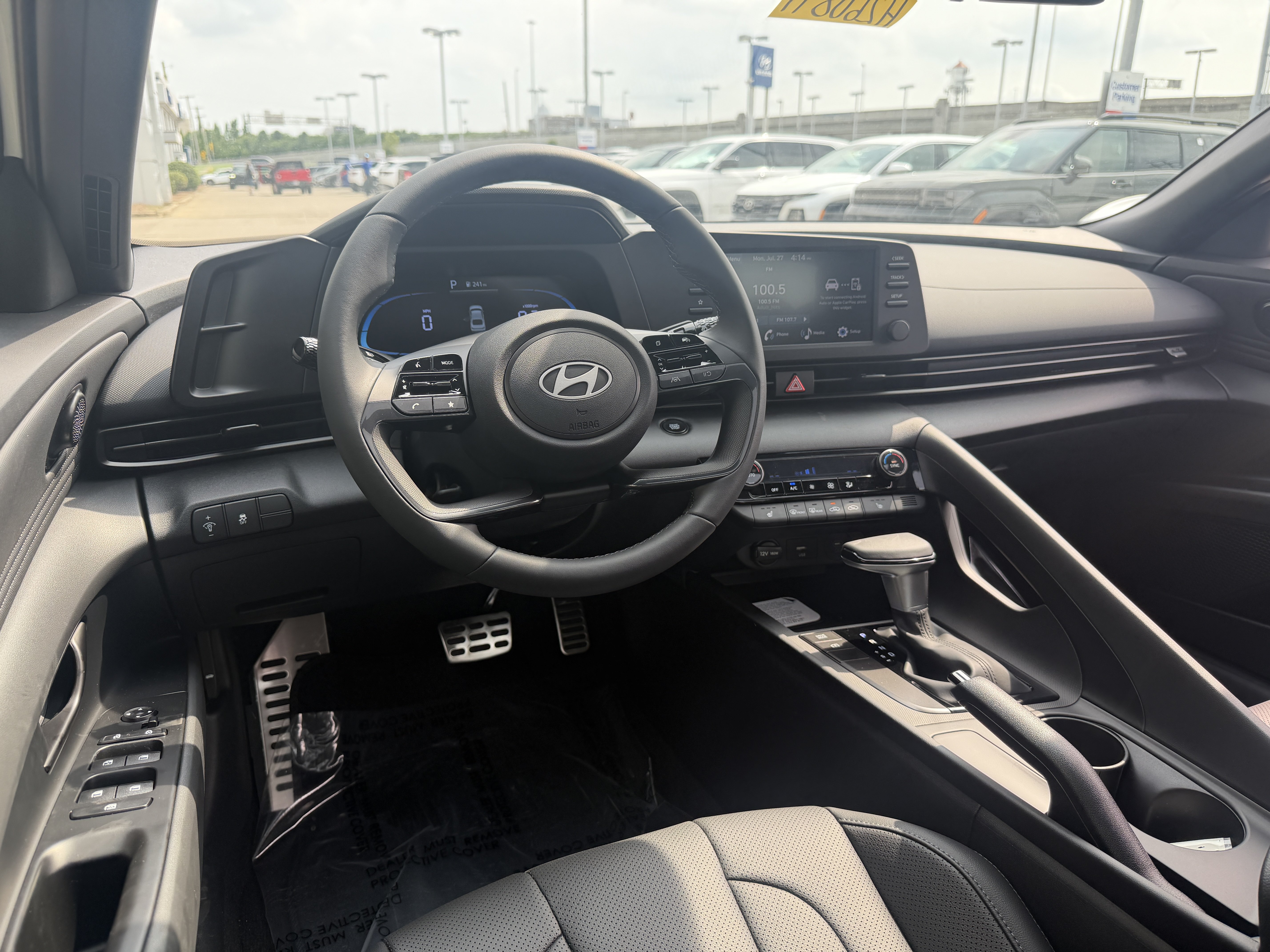 New 2026 Hyundai Elantra SEL Sport FWD image 22