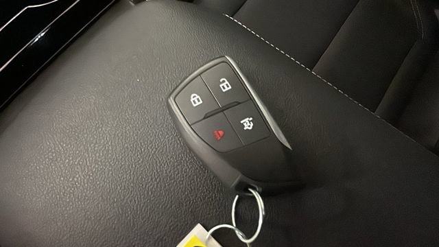 Used 2025 Chevrolet Blazer EV LT AWD/4WD image 21