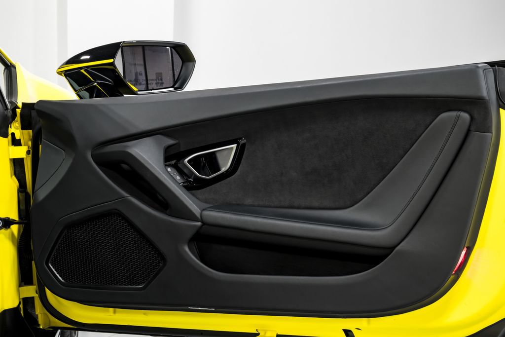 Used 2022 Lamborghini Huracan EVO AWD/4WD image 38