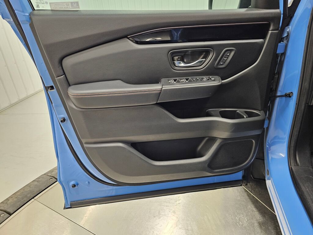 Certified 2023 Honda Pilot TrailSport image 37