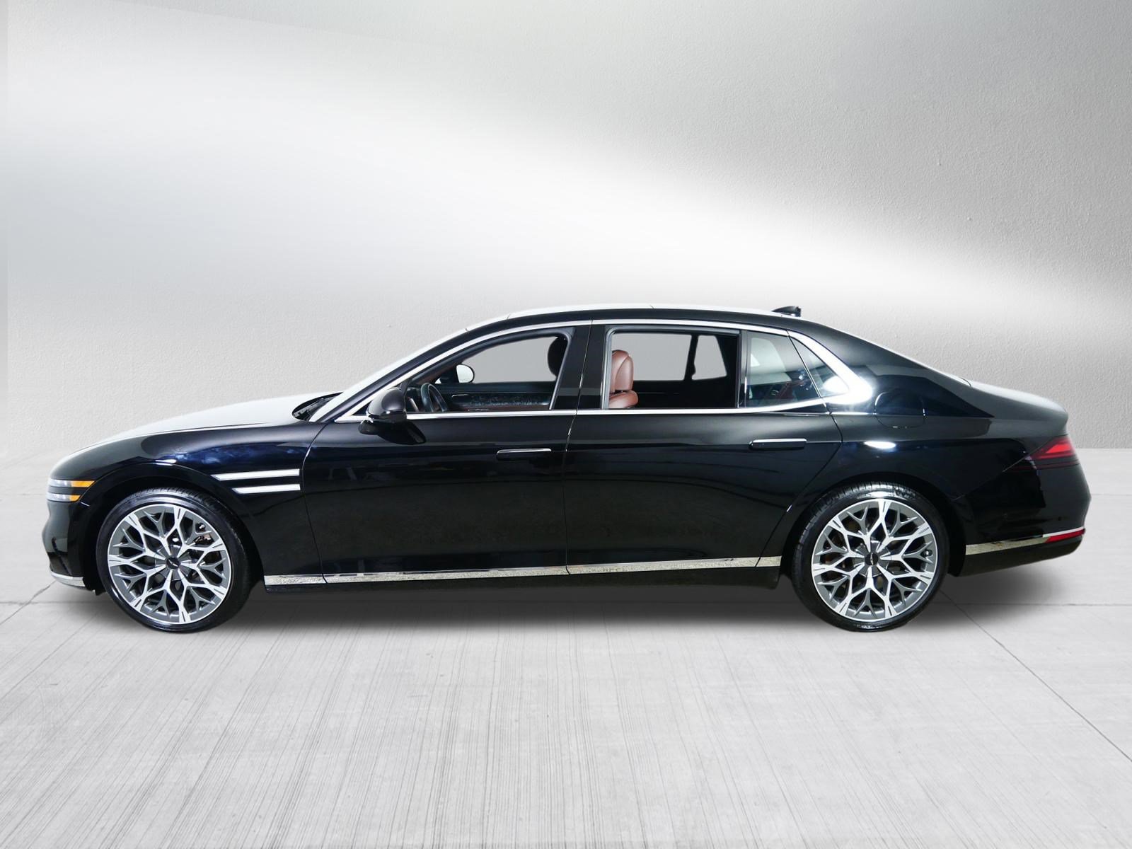 Used 2023 Genesis G90 3.5T AWD/4WD image 4