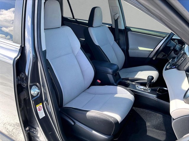 Used 2017 Toyota RAV4 XLE FWD image 9