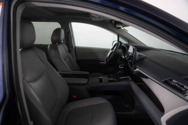 Used 2024 Toyota Sienna XLE FWD image 29