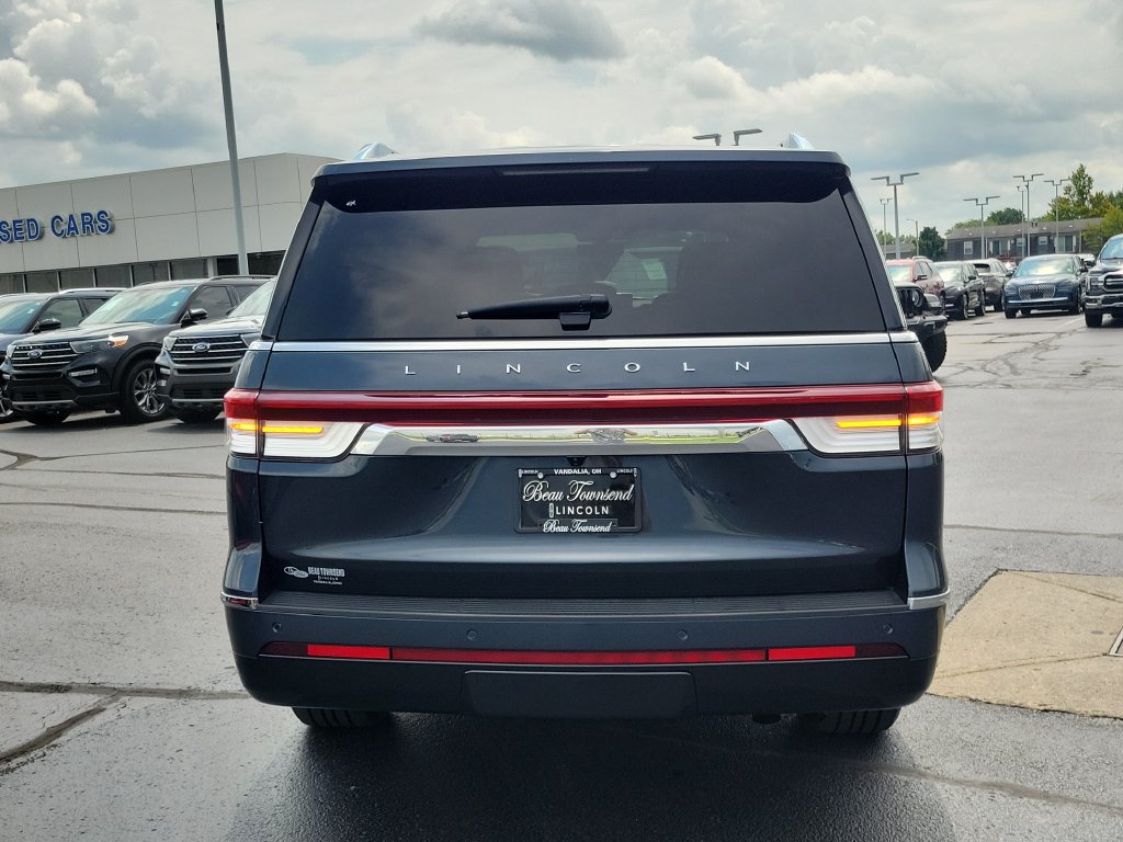 Certified 2024 Lincoln Navigator L Reserve AWD/4WD image 5