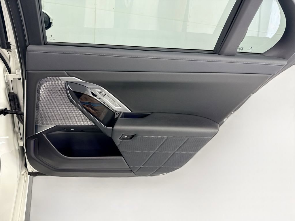 Certified 2023 BMW 740i RWD image 26