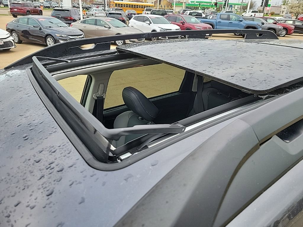 Used 2022 Subaru Ascent Onyx Edition image 3