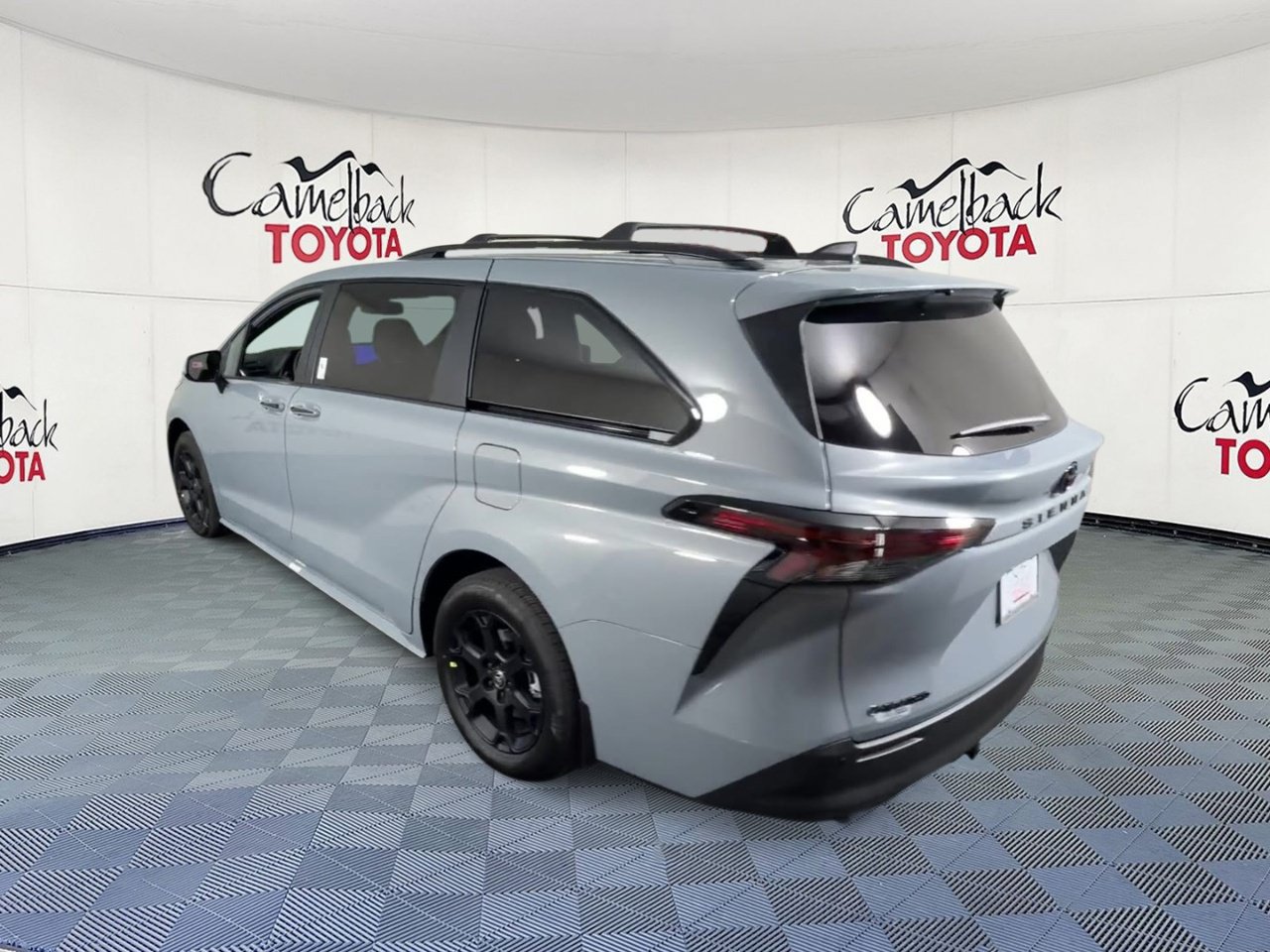 New 2026 Toyota Sienna XLE Woodland Edition AWD/4WD image 9