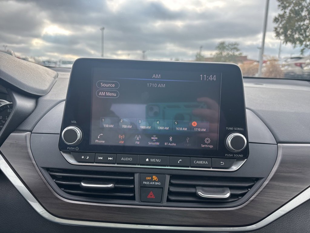 Used 2024 Nissan Altima 2.5 SV image 9