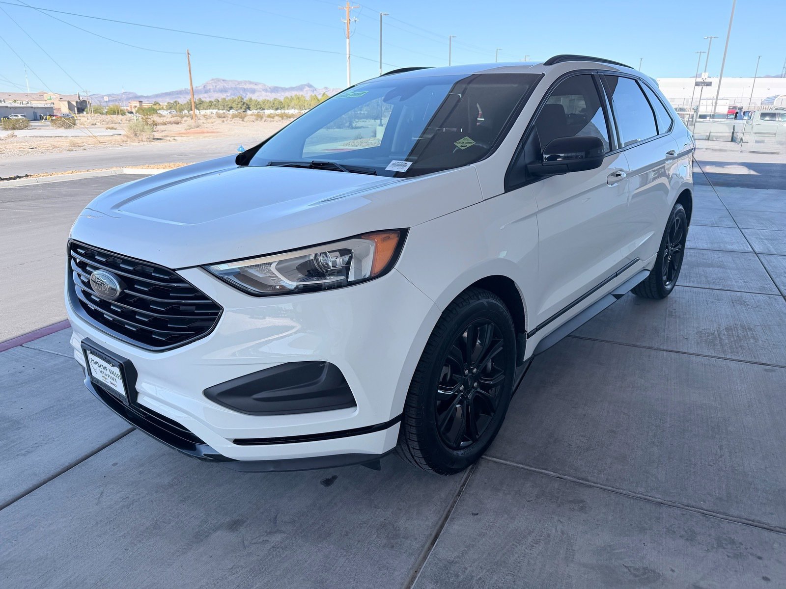 Used 2022 Ford Edge SE w/ Black Appearance Package image 7