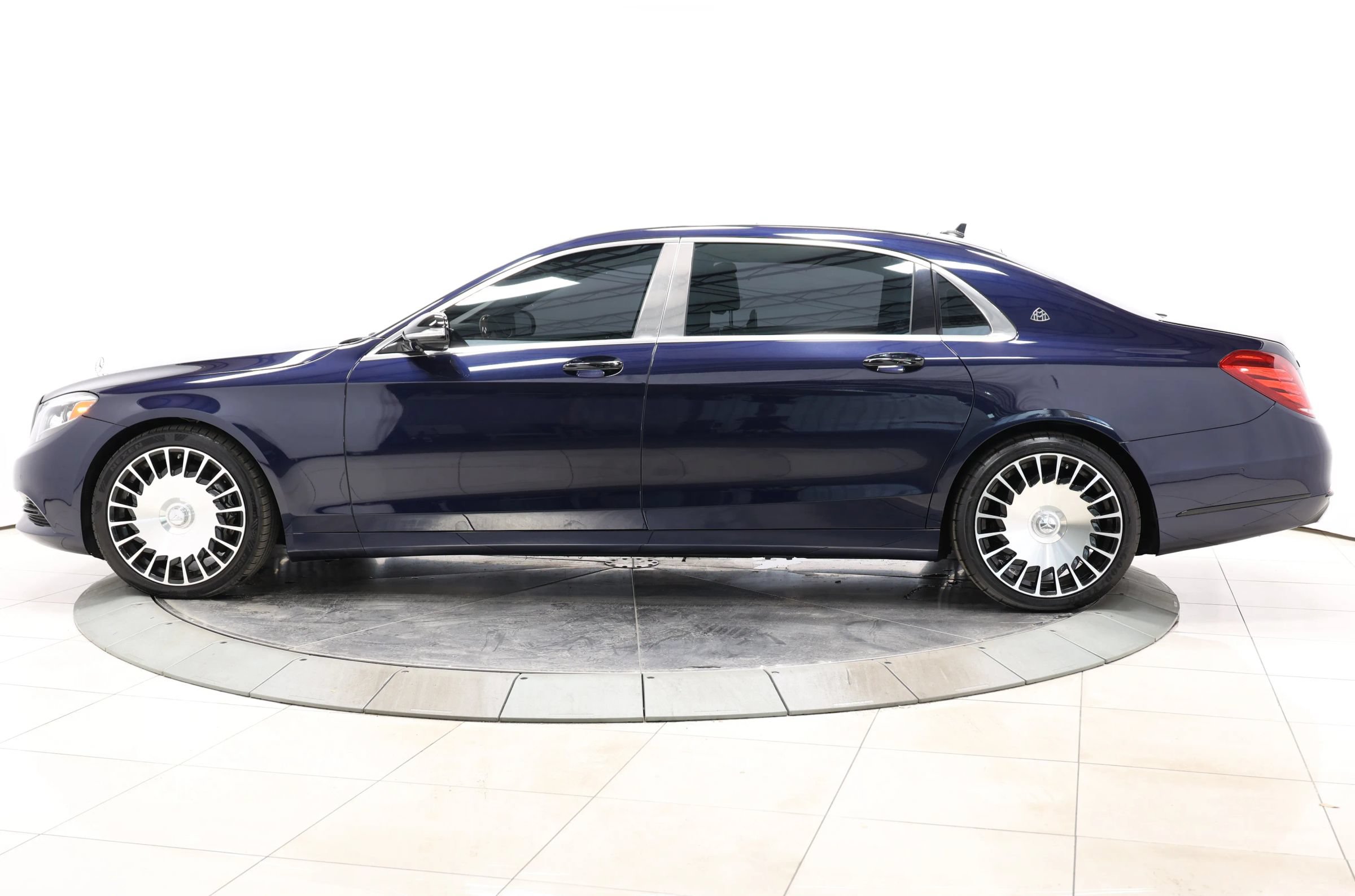 Used 2016 Mercedes-Benz Maybach S 600 image 9