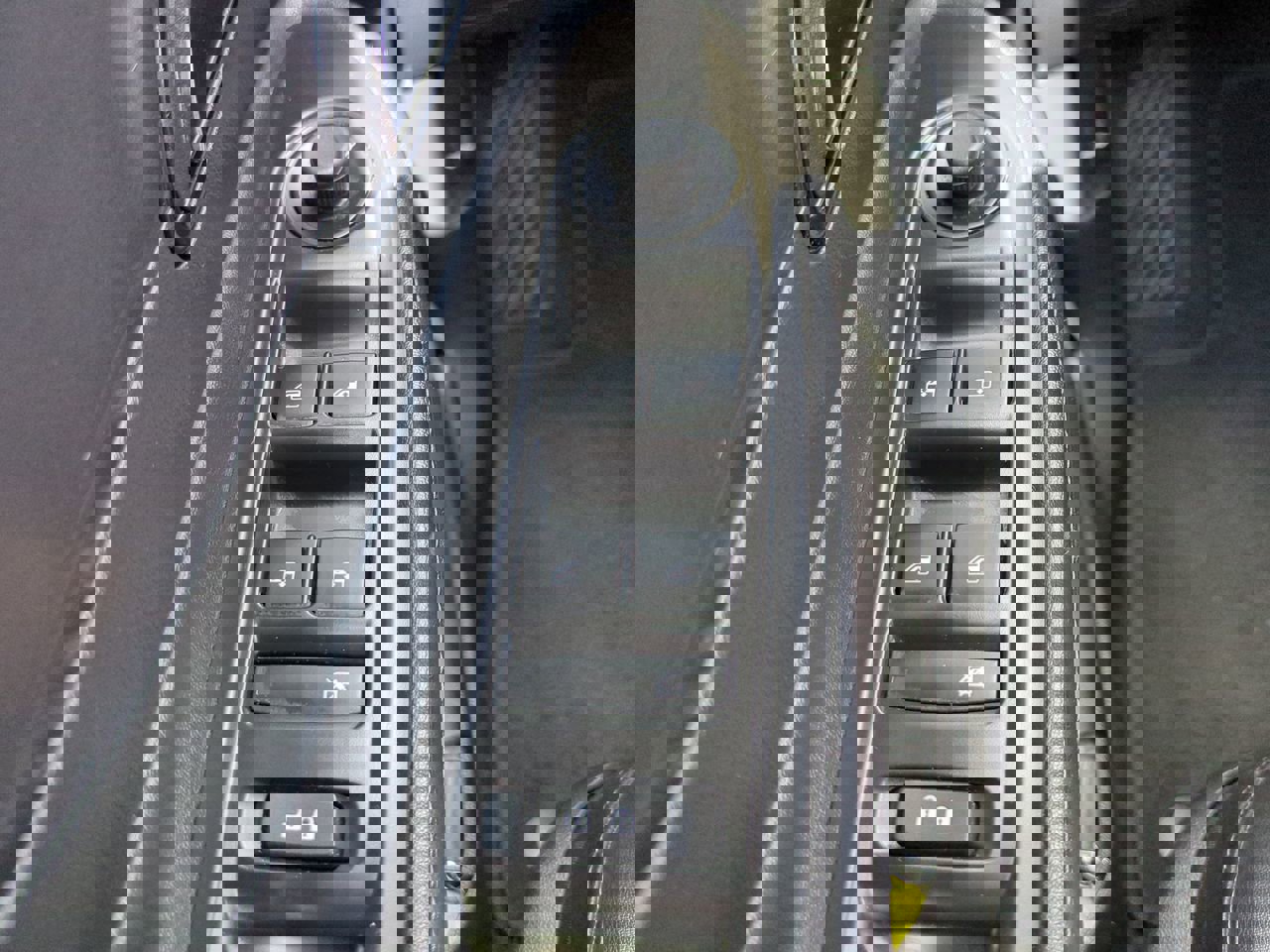 Certified 2022 Buick Encore Preferred w/ Safety Package image 22