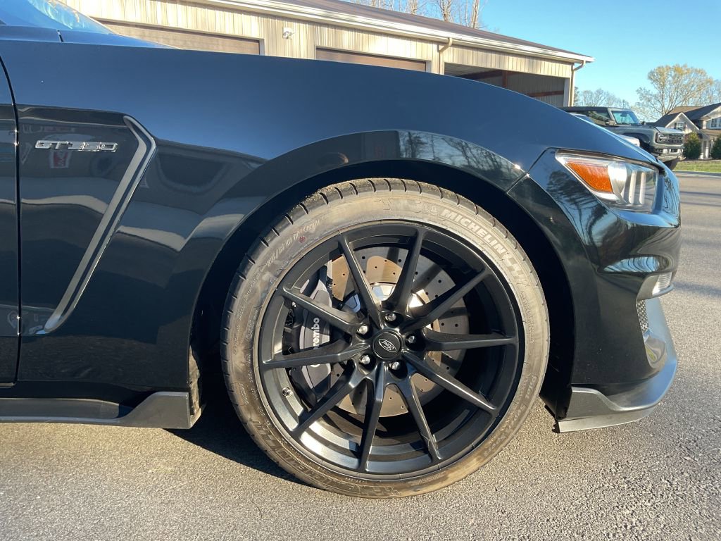 Used 2016 Ford Mustang Shelby GT350 w/ Track Package image 21