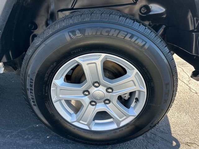 Used 2022 Jeep Wrangler Unlimited Sport AWD/4WD image 29
