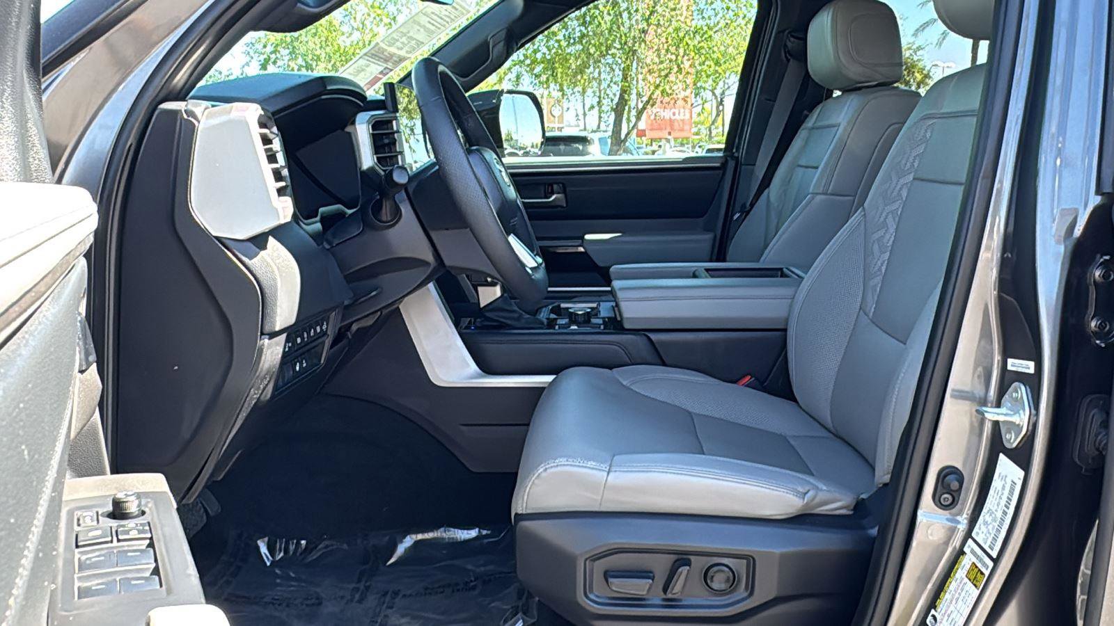 Used 2025 Toyota Tundra Limited image 27