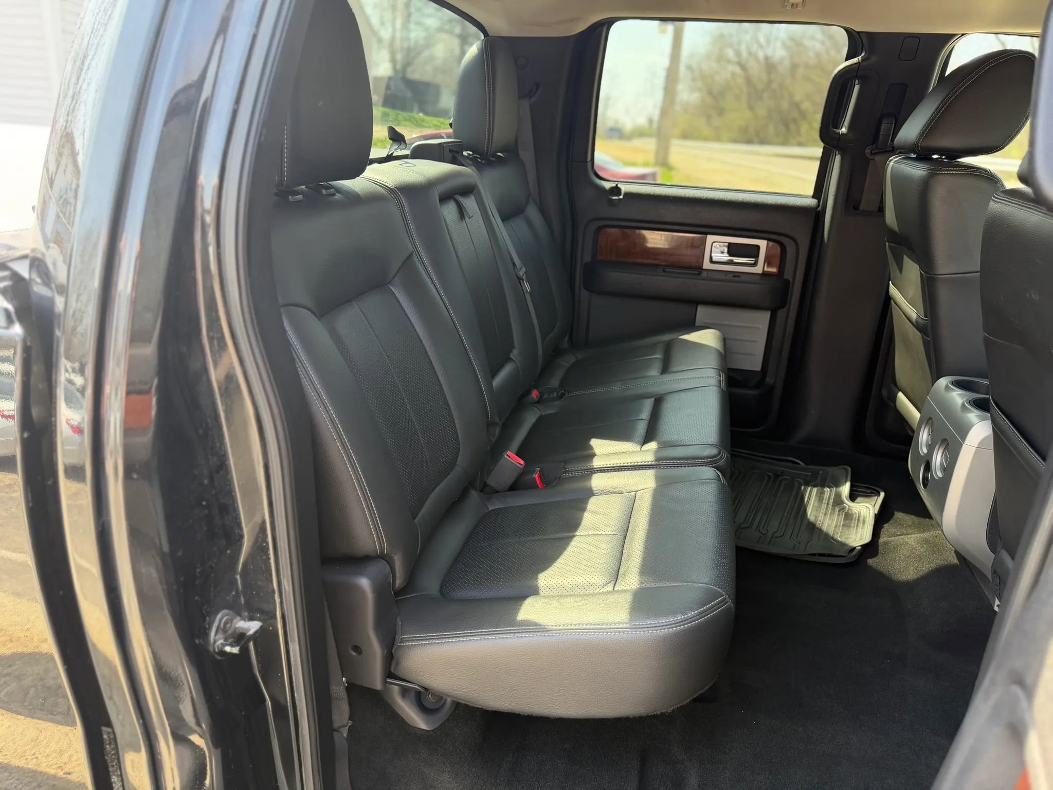 Used 2010 Ford F150 Lariat image 35