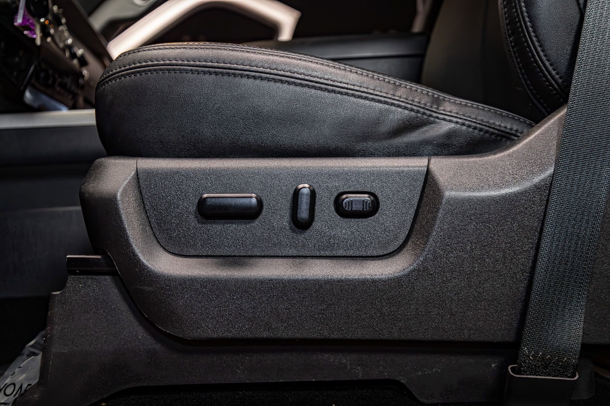 Used 2015 Ford F350 Platinum image 19