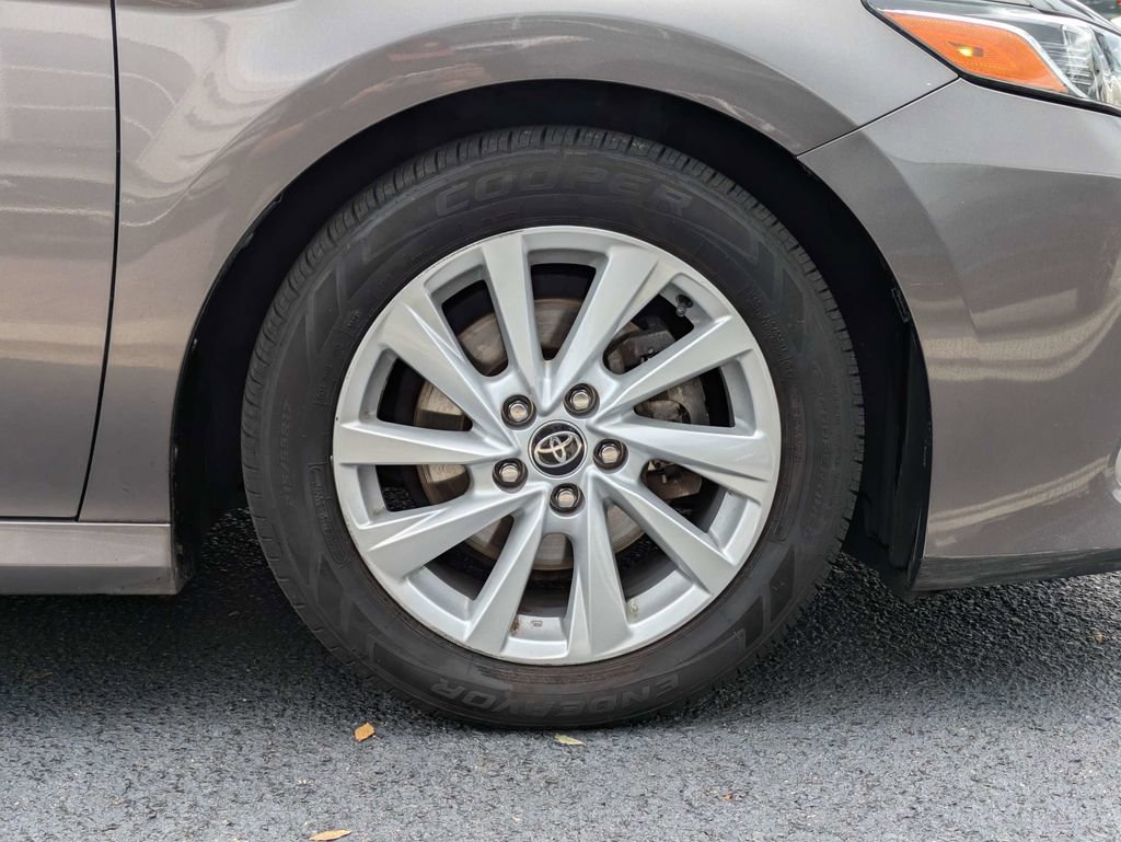 Used 2022 Toyota Camry LE FWD image 11