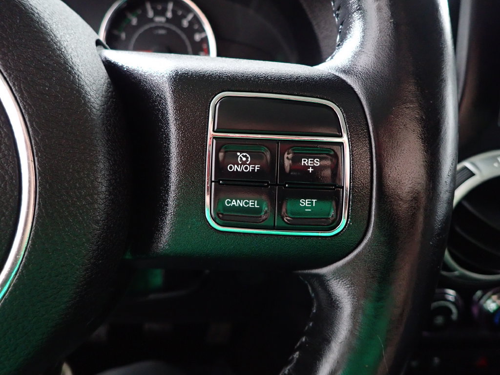 Used 2013 Jeep Wrangler Unlimited Sahara w/ Dual Top Group AWD/4WD image 3
