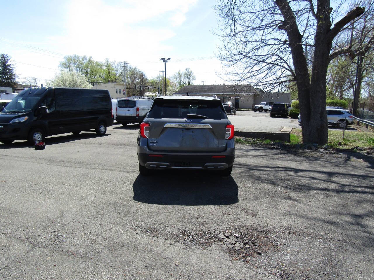 Used 2022 Ford Explorer XLT AWD/4WD image 6