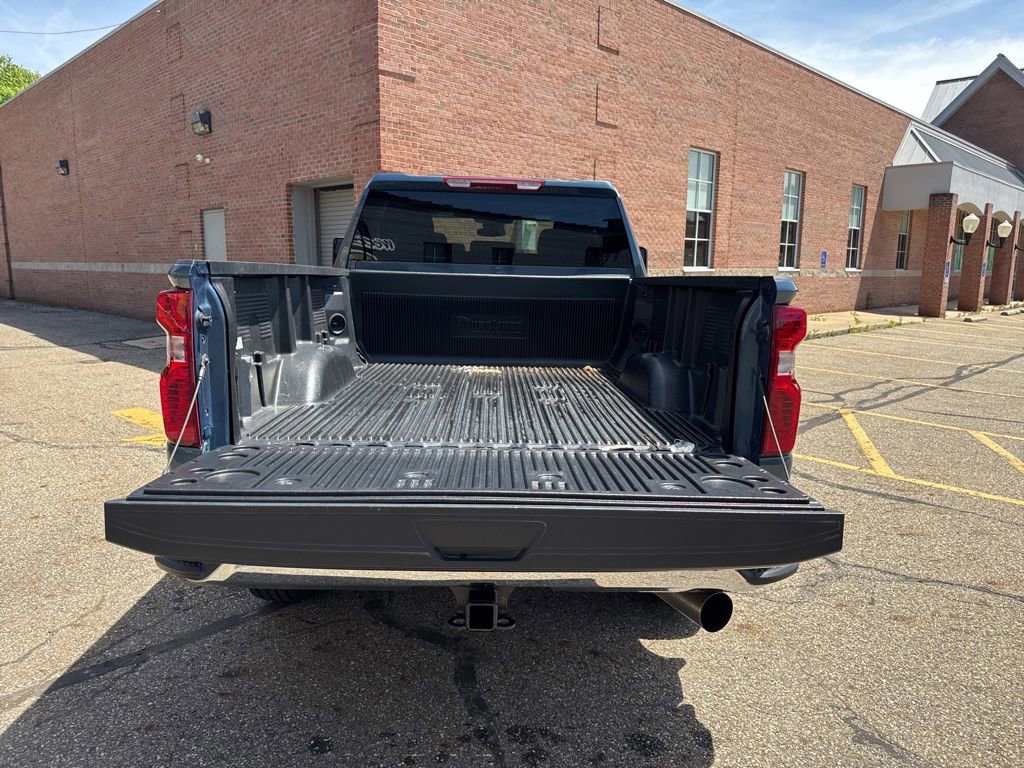 Used 2025 Chevrolet Silverado 2500 LT w/ Convenience Package AWD/4WD image 7