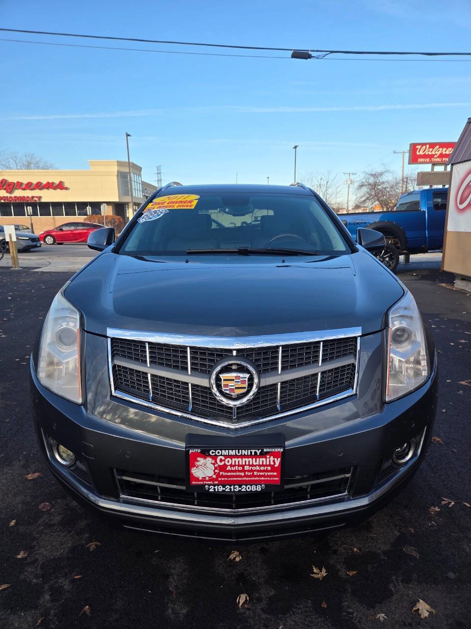 Used 2011 Cadillac SRX Luxury image 3