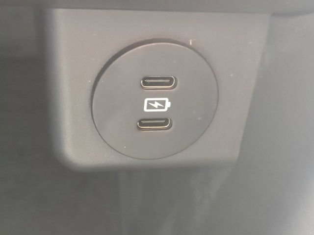 Used 2025 Ford Explorer Active RWD image 21