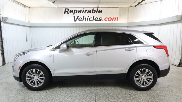 Used 2017 Cadillac XT5 Luxury w/ Driver Awareness Package AWD/4WD image 1