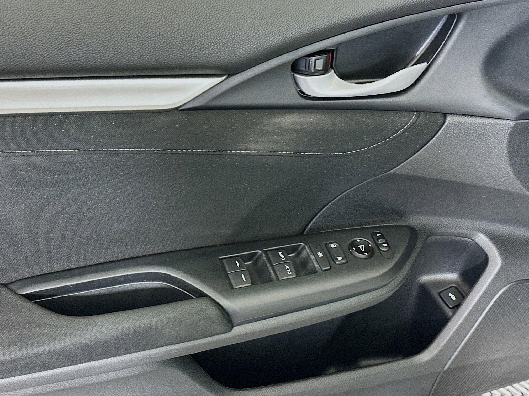 Used 2019 Honda Civic EX image 15
