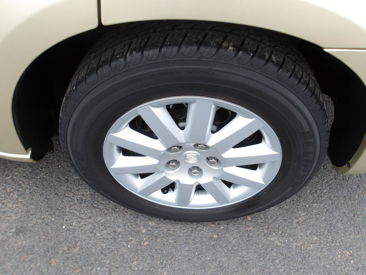 Used 2010 Chrysler Sebring Touring FWD image 20