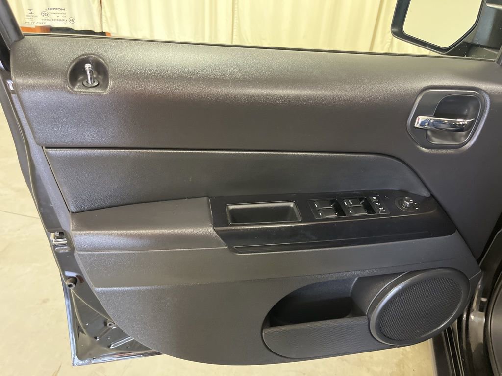 Used 2015 Jeep Patriot Latitude image 11