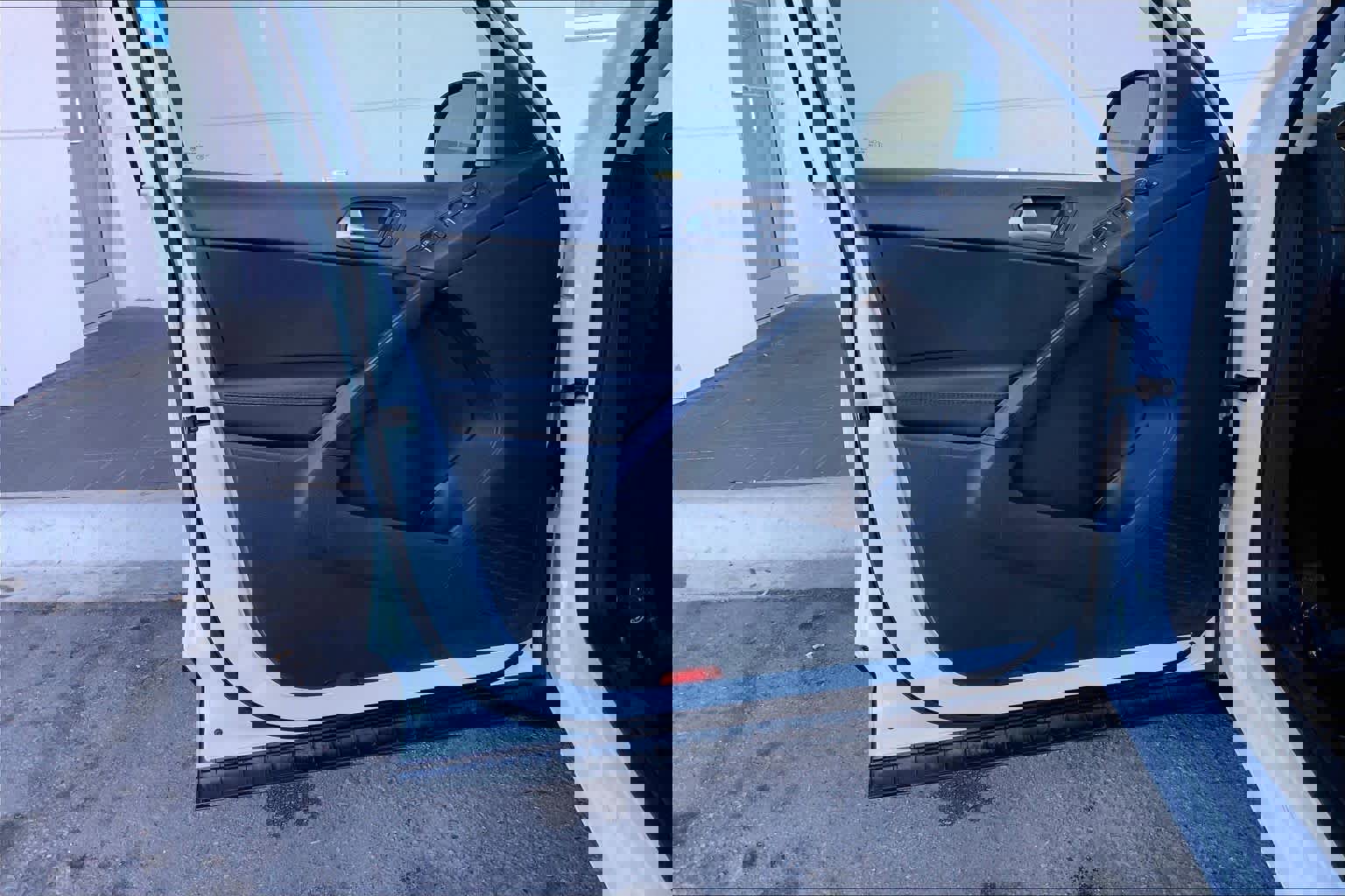 Used 2017 Volkswagen Tiguan Wolfsburg Edition image 21