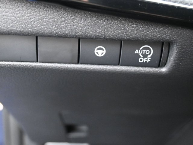 New 2026 Nissan Kicks SR FWD image 17