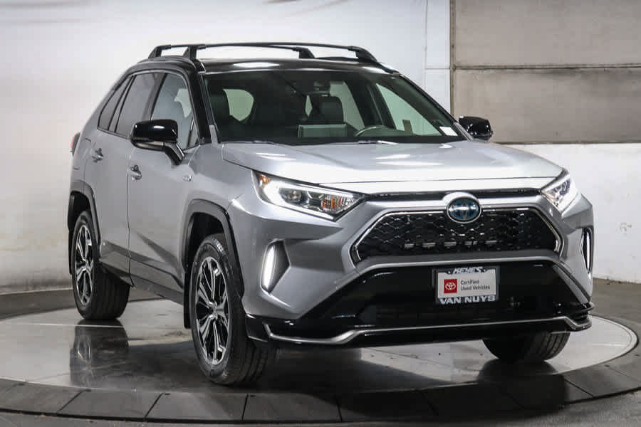 Used 2021 Toyota RAV4 XSE w/ Weather Package AWD/4WD image 4
