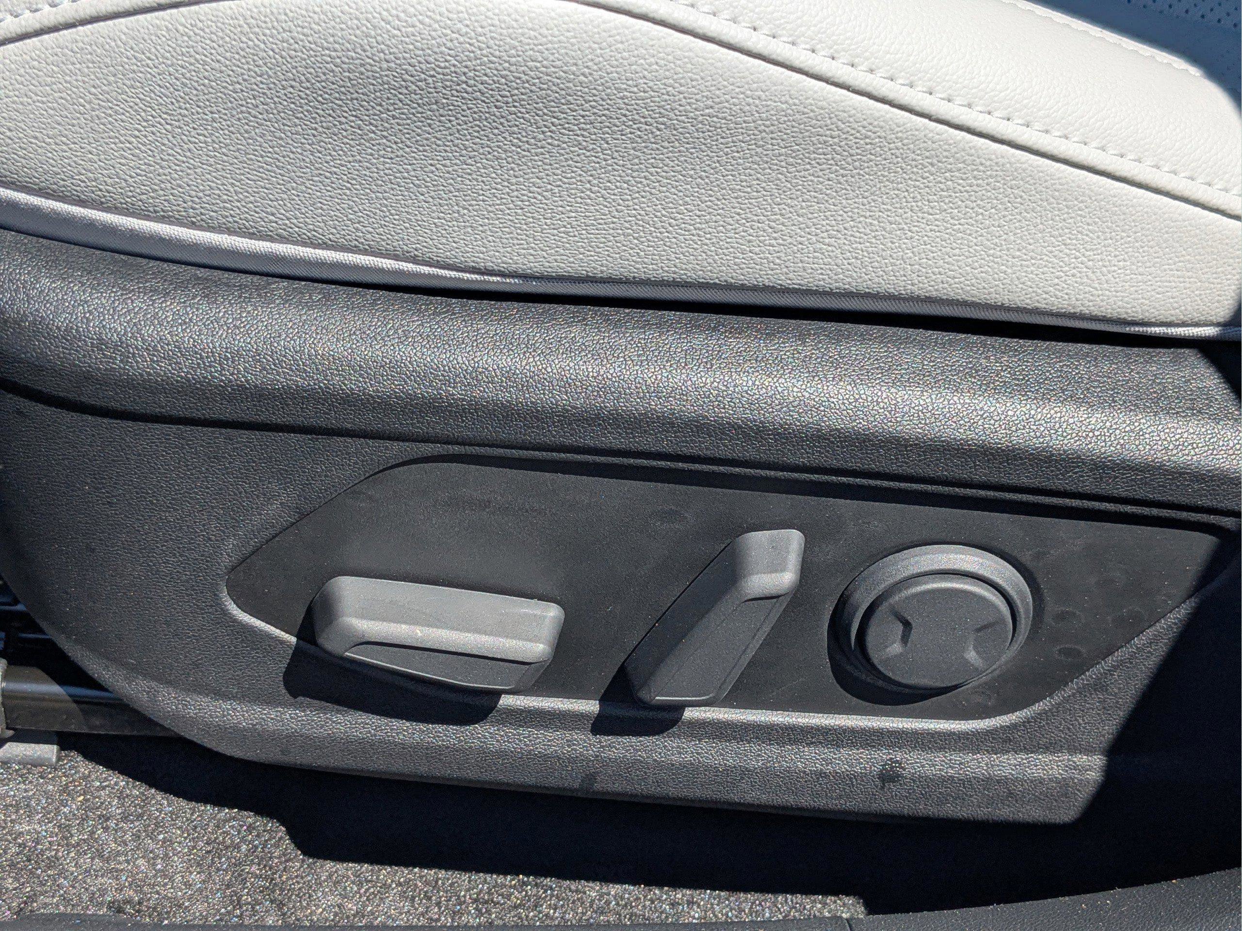 New 2025 Hyundai Elantra Limited image 20