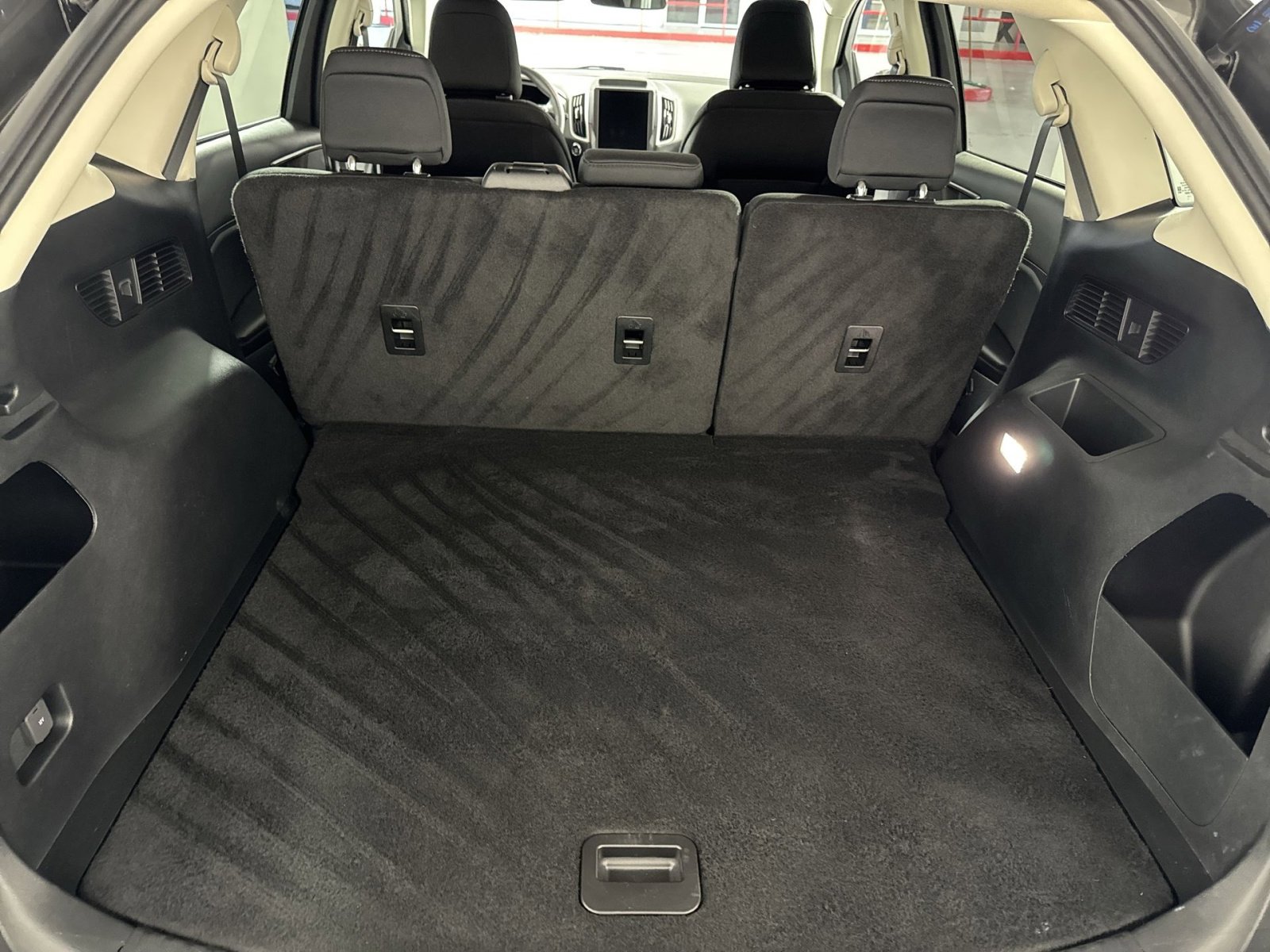 Used 2022 Ford Edge SE w/ Black Appearance Package image 24