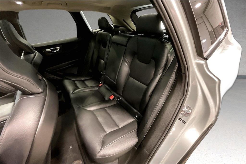 Certified 2024 Volvo XC60 B5 Plus w/ Climate Package AWD/4WD image 22