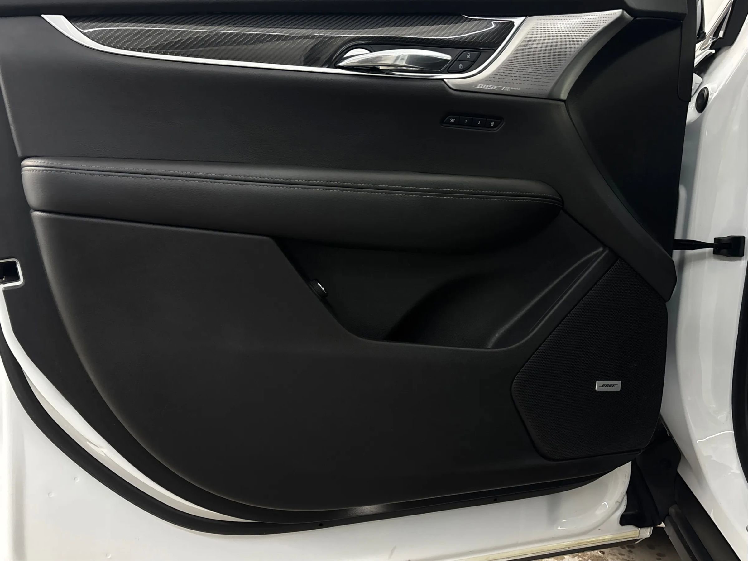 Used 2021 Cadillac XT6 Sport w/ LPO, ONYX Package image 26