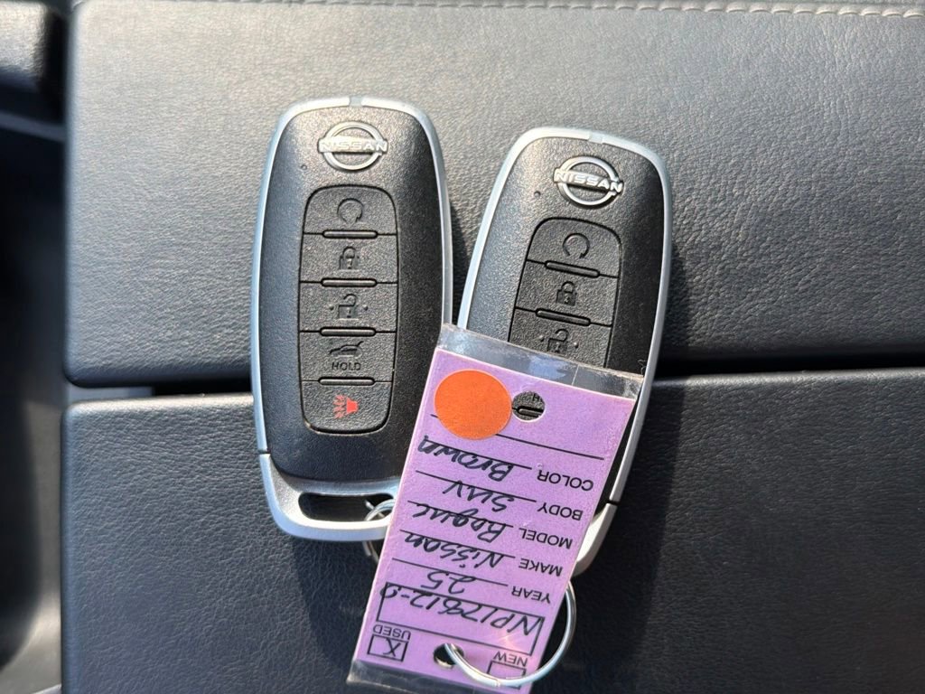 Used 2025 Nissan Rogue SV image 25